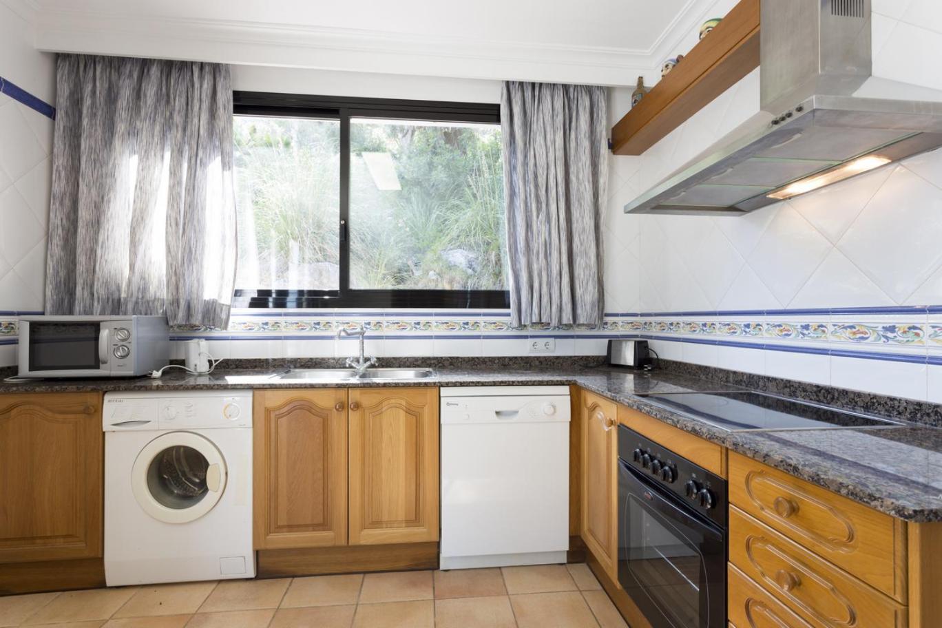 Villa With Private Mountain Ideal Runners Trailers Near Beach Approx 5 Min Walking Beach,Property Belong Puerto Pollensa Villas And Apartments מראה חיצוני תמונה