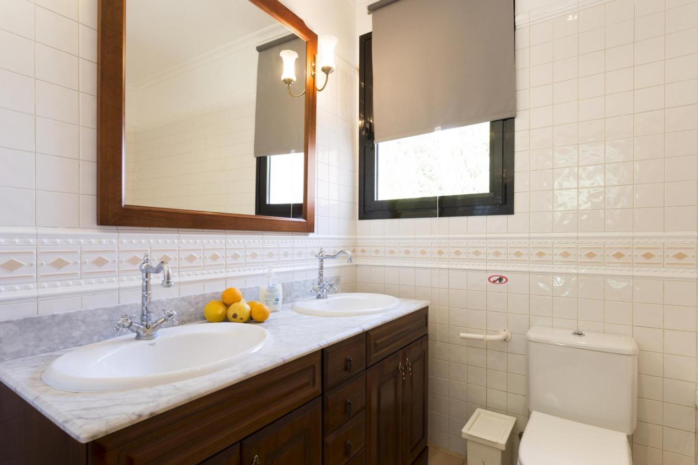 Villa With Private Mountain Ideal Runners Trailers Near Beach Approx 5 Min Walking Beach,Property Belong Puerto Pollensa Villas And Apartments מראה חיצוני תמונה