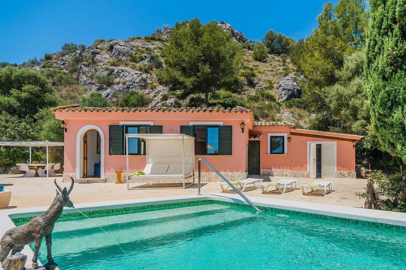 Villa With Private Mountain Ideal Runners Trailers Near Beach Approx 5 Min Walking Beach,Property Belong Puerto Pollensa Villas And Apartments מראה חיצוני תמונה